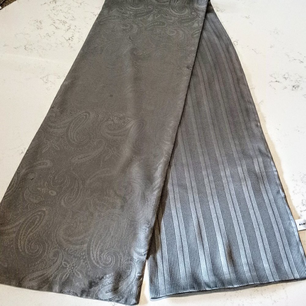 Liz Claiborne Grey Double-Sided Oblong Silk Scarf